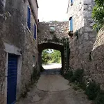 Charming Dalmatian With Panoramic View تكون